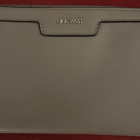 NWOT Nine West Clutch / Wristlet - Picture 2 of 5